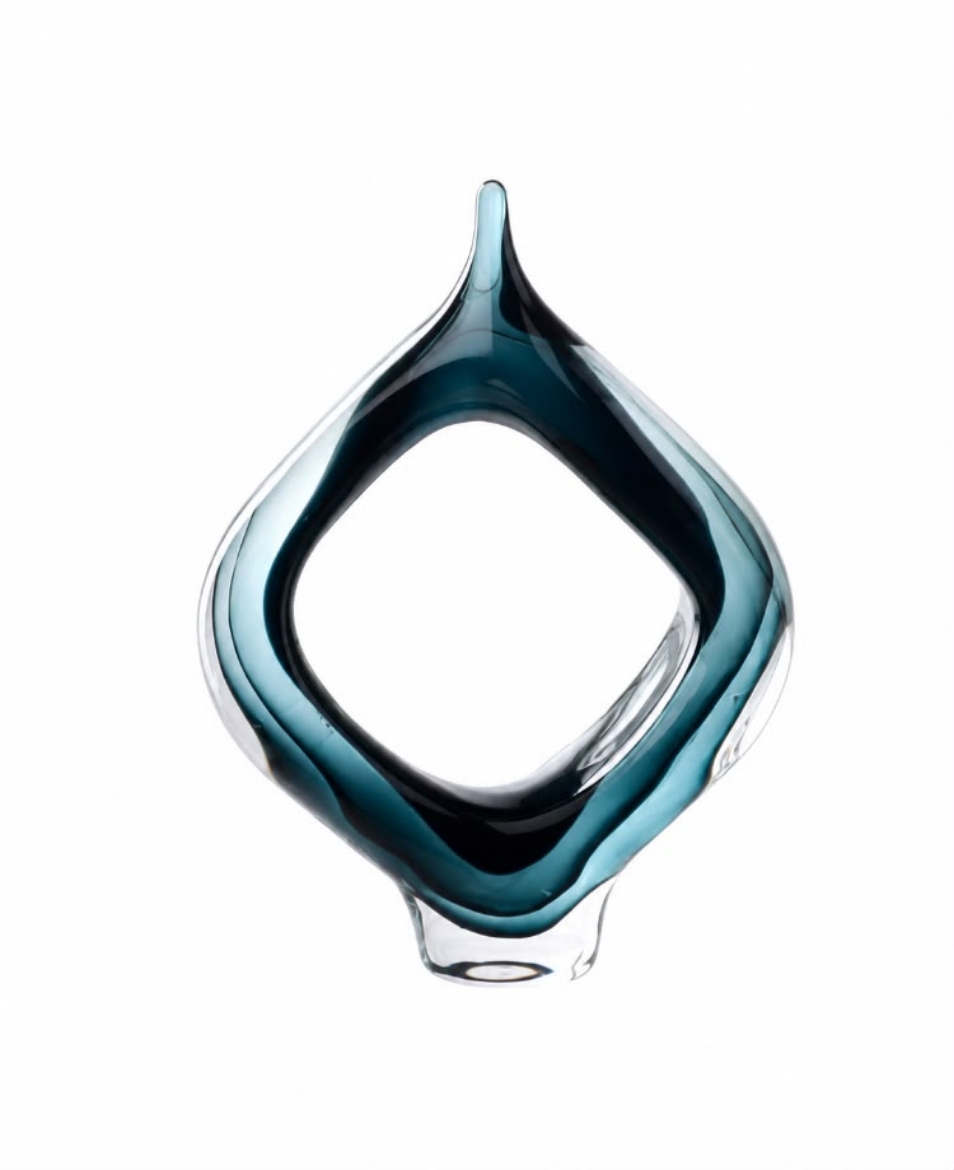 Picture of Raven Centerpiece Smoke M